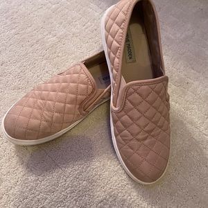 Blush Steve Madden’s